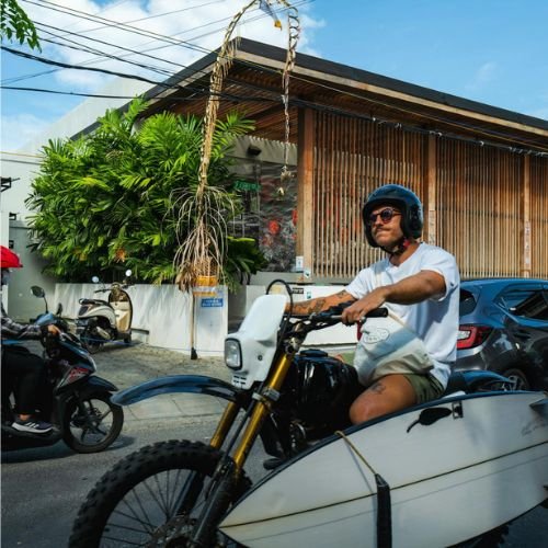 uluwatu surf travel